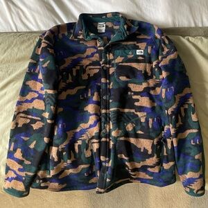 🌲 The North Face Camo Fleece Jacket – Men’s XL – Brand New (Never Worn) 🏔️